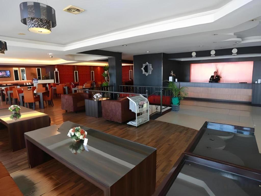Hotel Formosa Manado Bagian luar foto