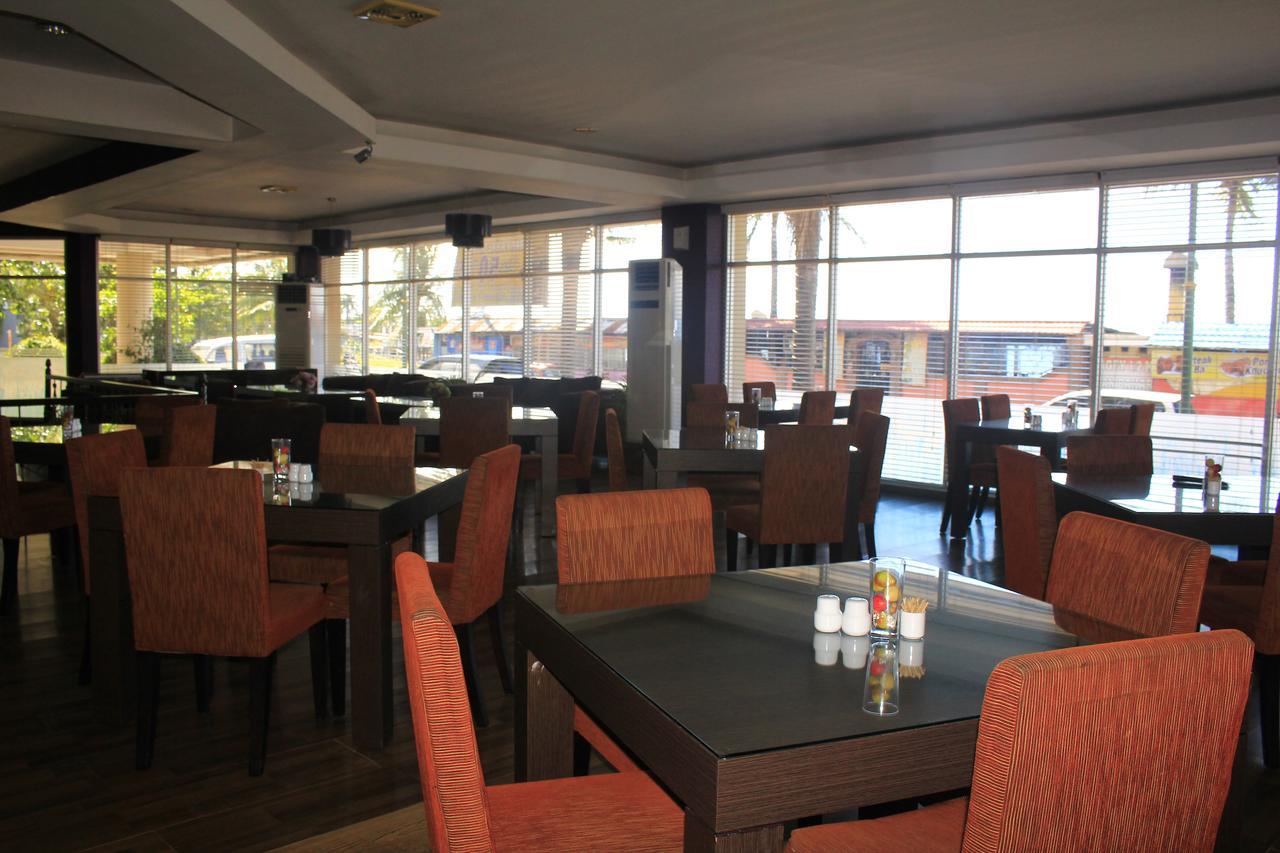 Hotel Formosa Manado Bagian luar foto